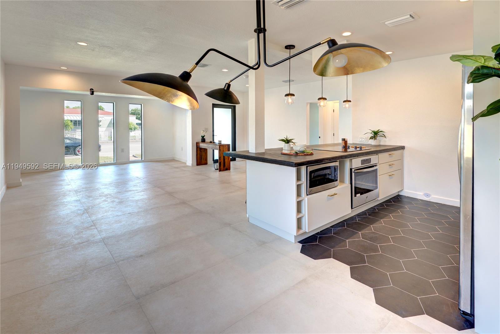 818 NW 47th St