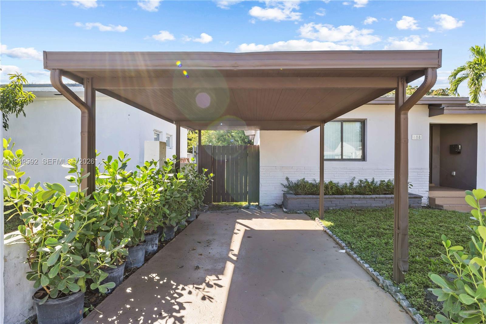 818 NW 47th St
