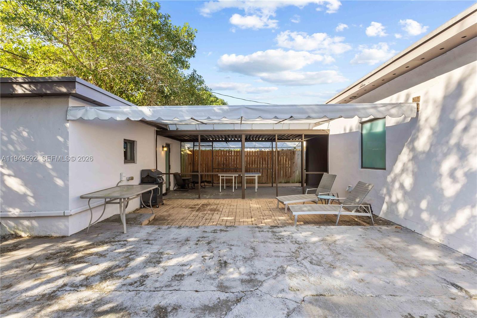 818 NW 47th St