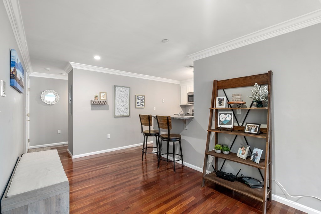 165 W 6th Street # F