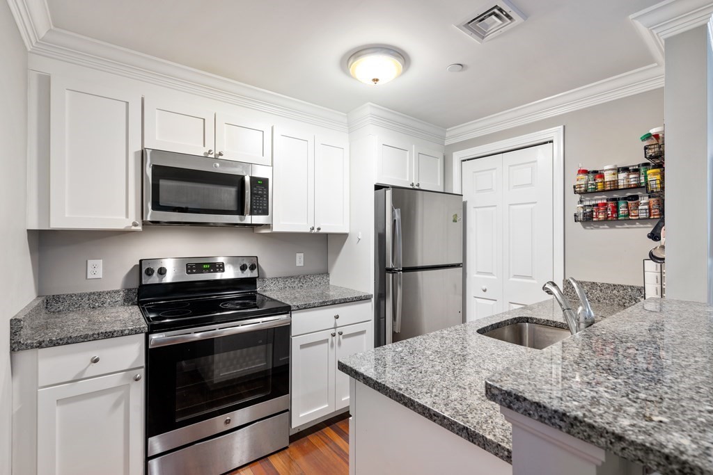 165 W 6th Street # F