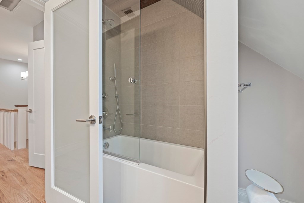 101 Rosseter St # 101