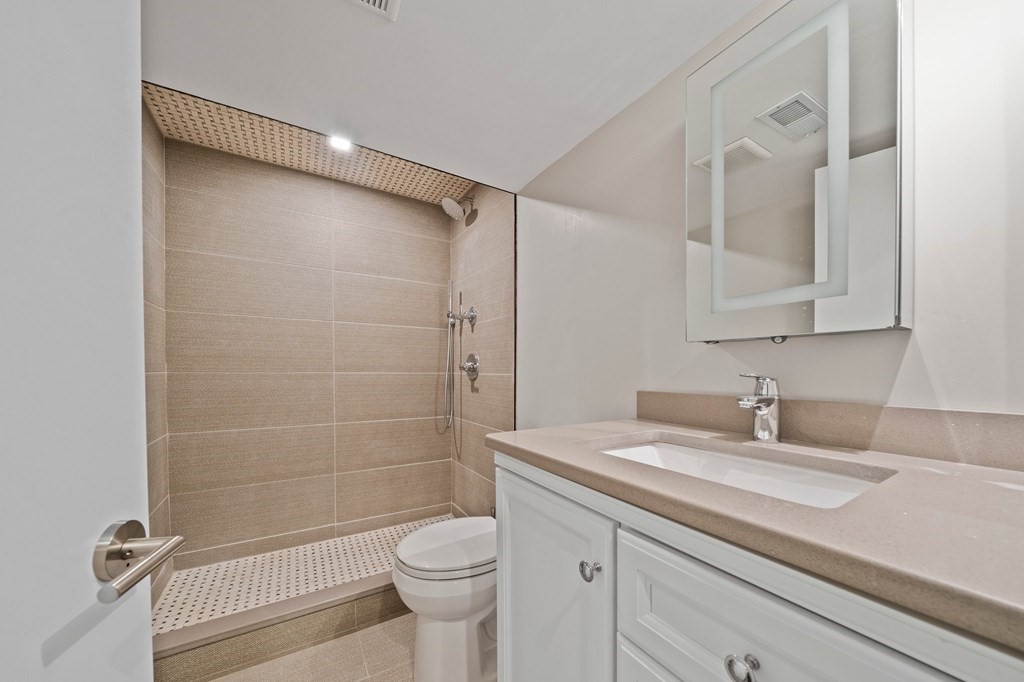 101 Rosseter St # 101