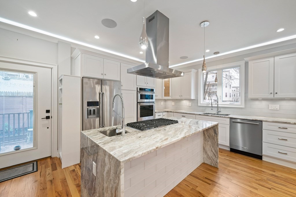 101 Rosseter St # 101