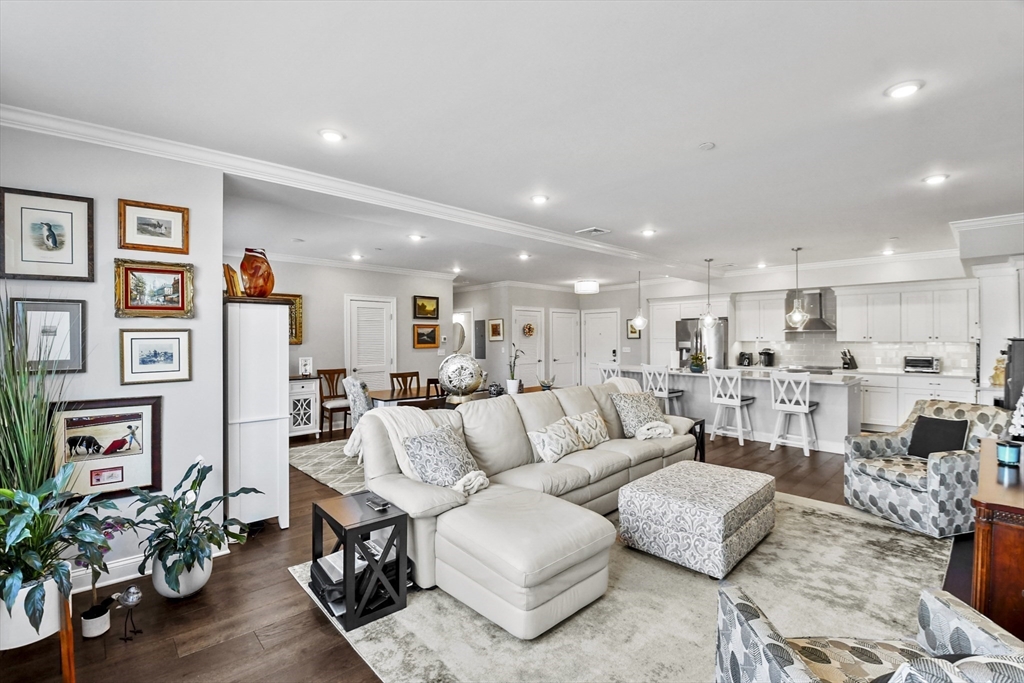 635 Old Post Road # 108