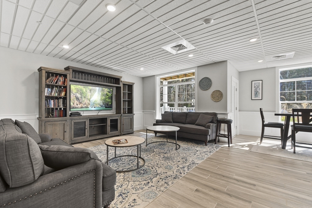 635 Old Post Road # 108