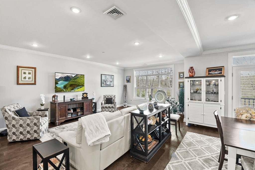 635 Old Post Road # 108