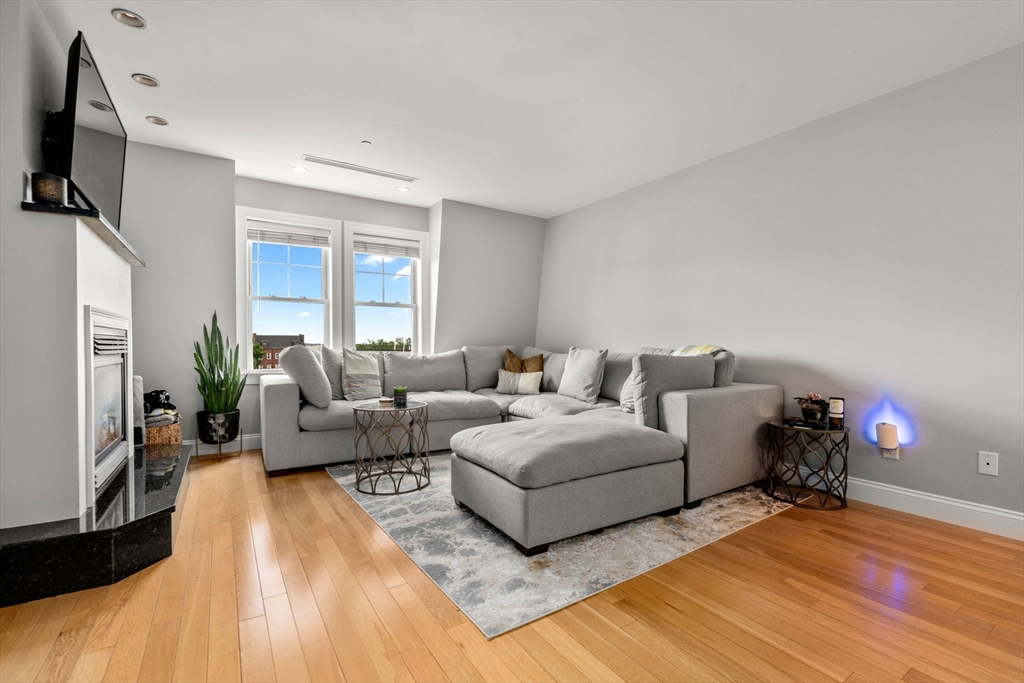 312-320 West 3rd Street # 301