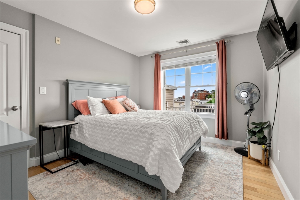 312-320 West 3rd Street # 301