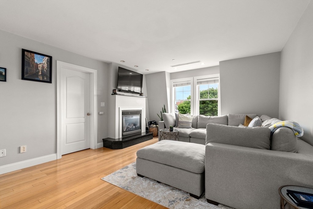 312-320 West 3rd Street # 301