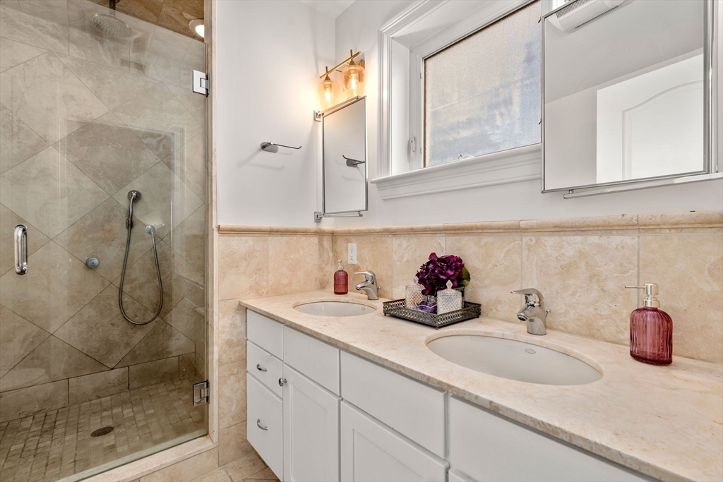 312-320 West 3rd Street # 301