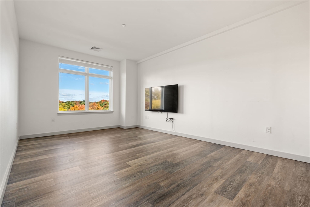 180 Telford Street # 417