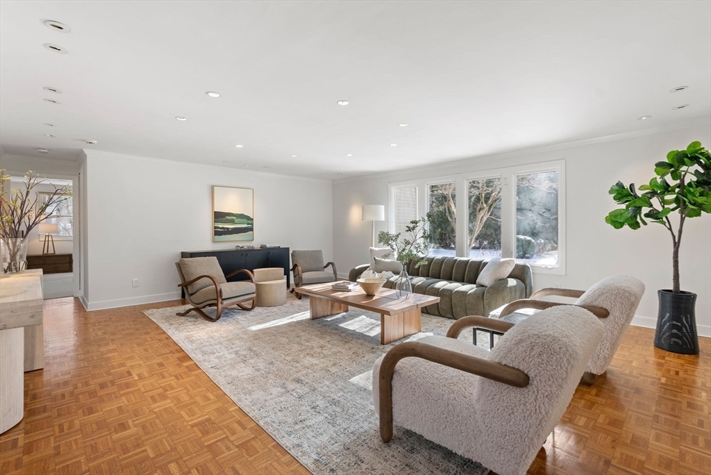 11 Trailside Rd