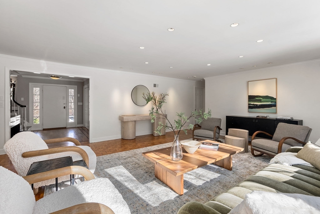 11 Trailside Rd