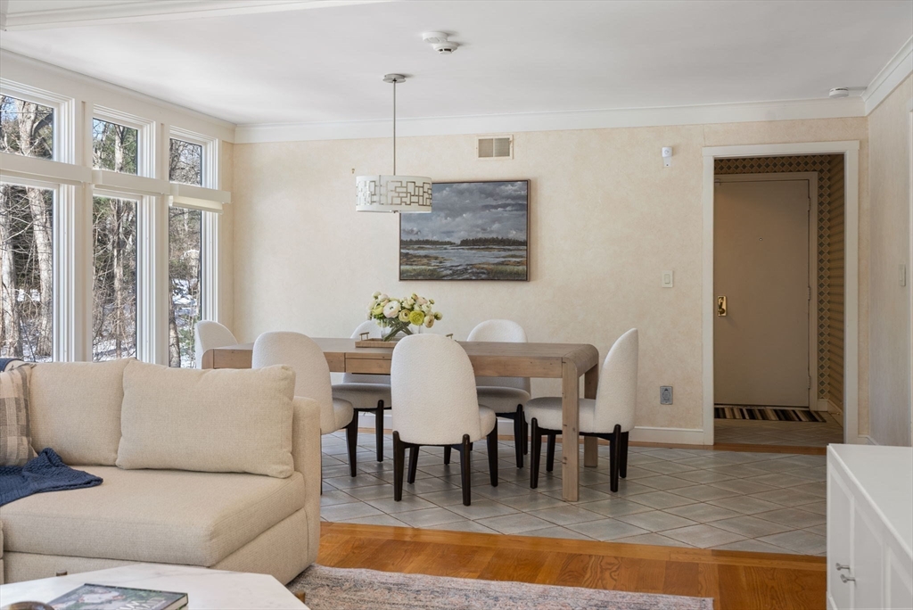 11 Trailside Rd
