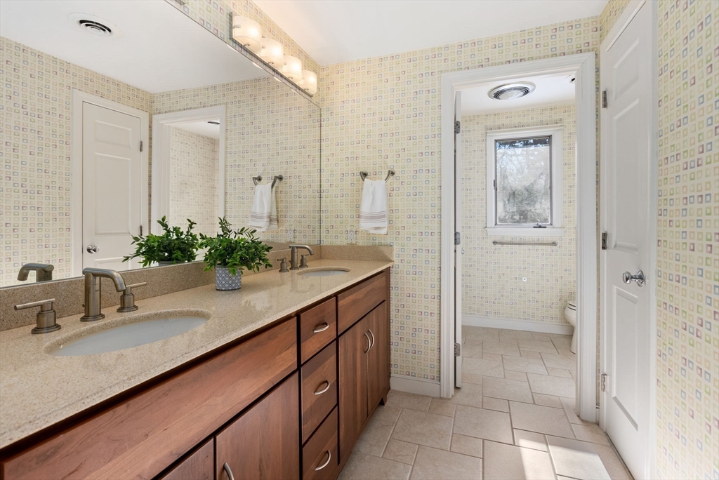 11 Trailside Rd