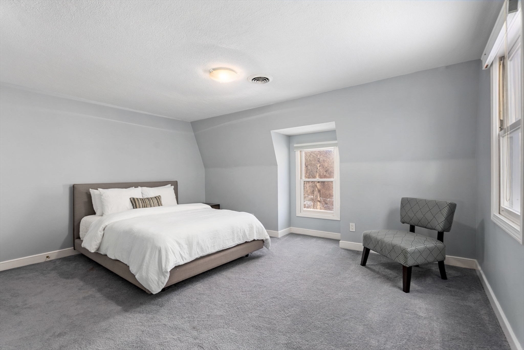11 Trailside Rd