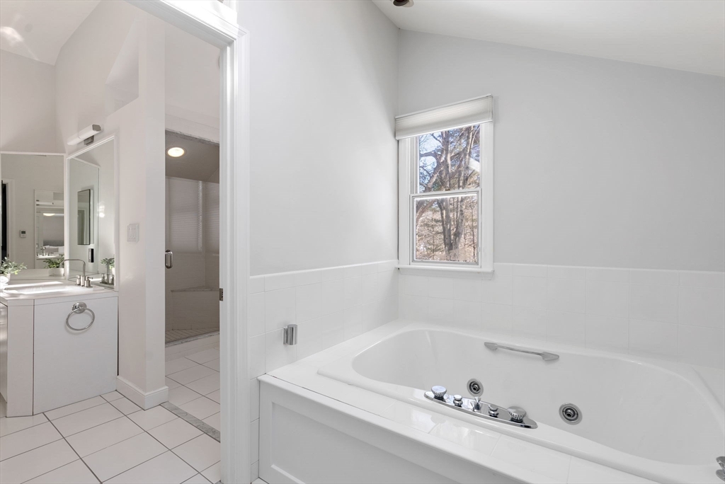 11 Trailside Rd