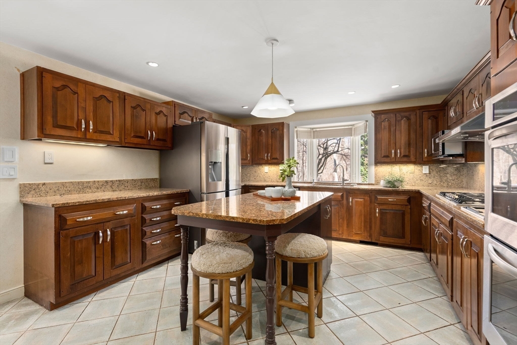 11 Trailside Rd