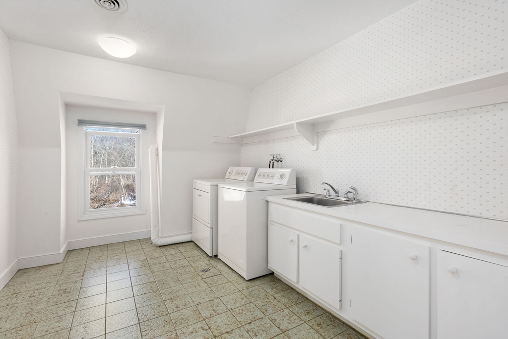 11 Trailside Rd