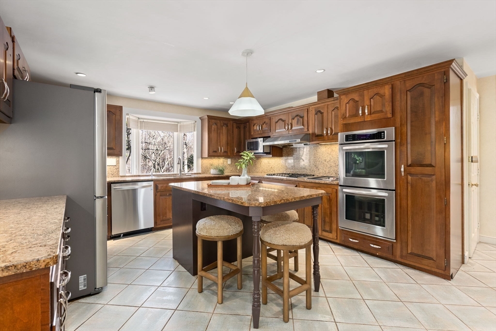 11 Trailside Rd