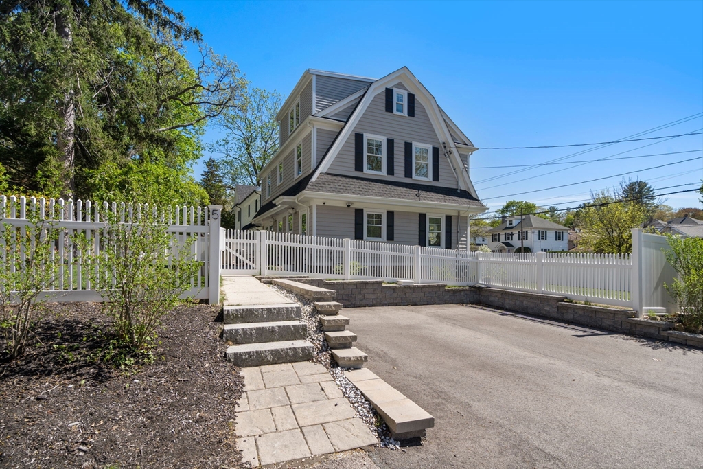 5 Meredith Circle