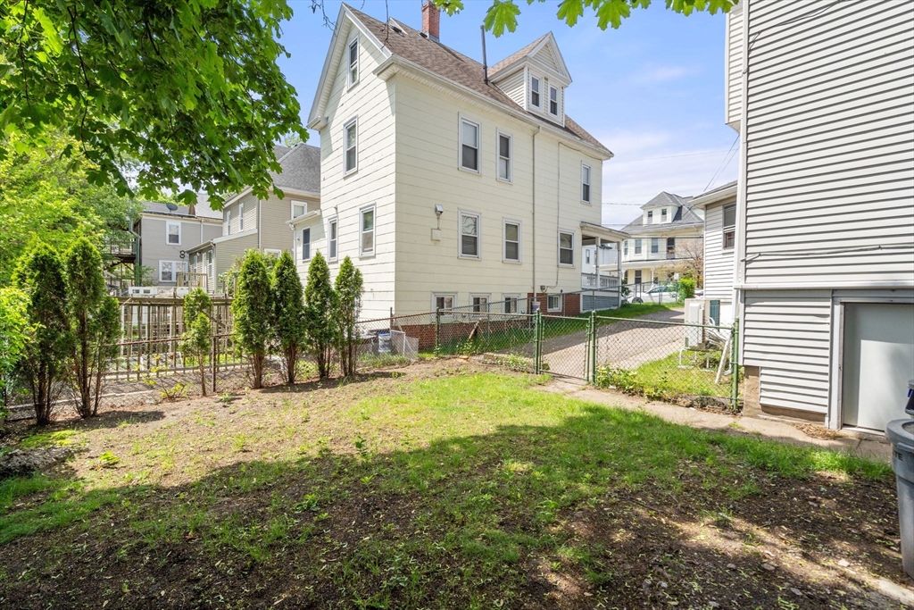 21 Oak Square Ave