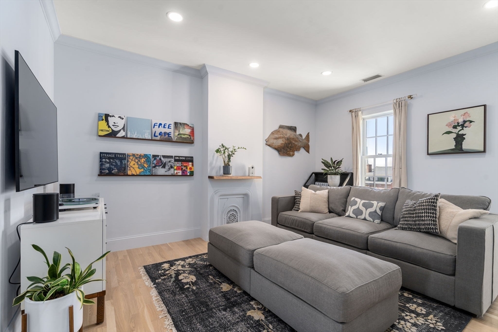48 Mount Vernon Street # 3