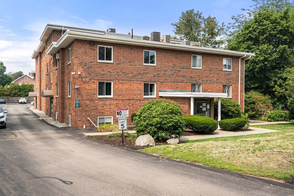211 West Street # 9A