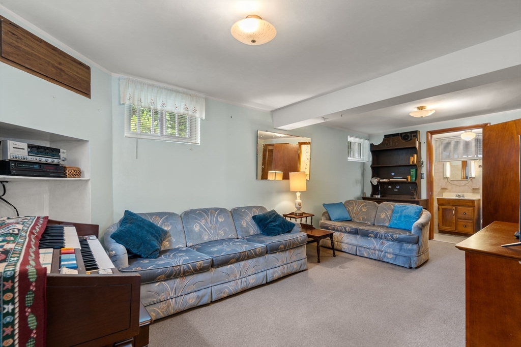 30 Snow Street
