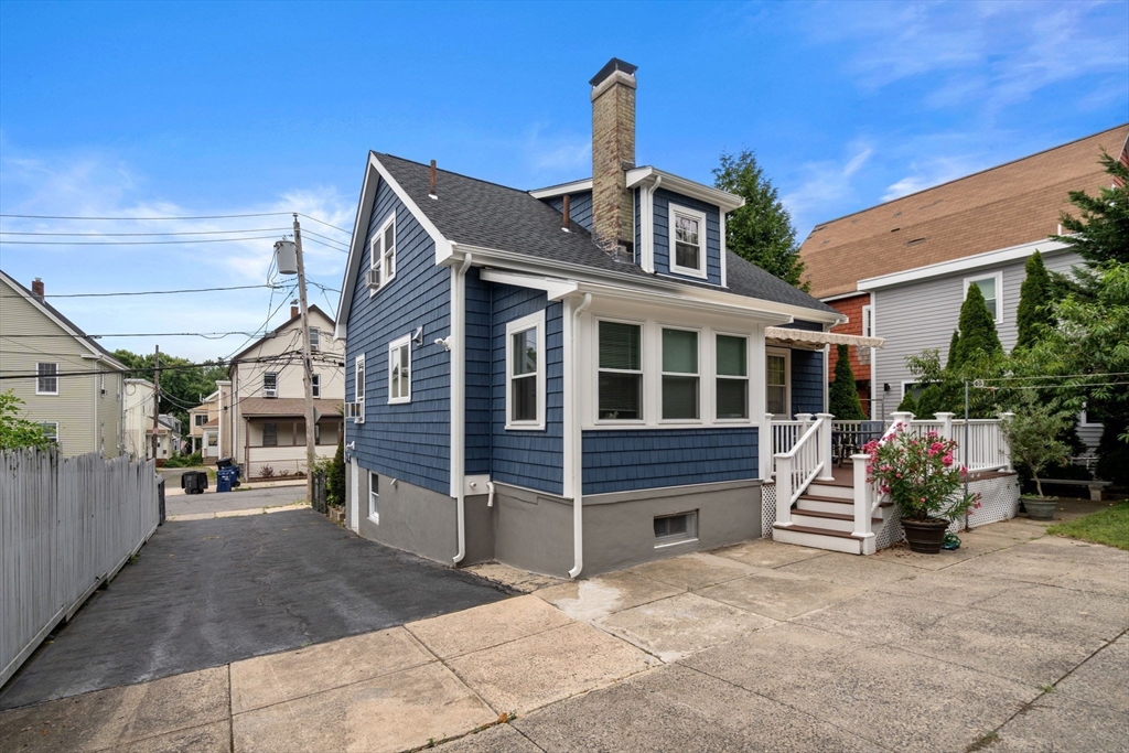 30 Snow Street