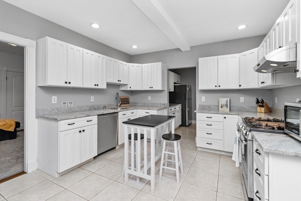 20-22 Cedar St # 3, Norwood Unit: 3