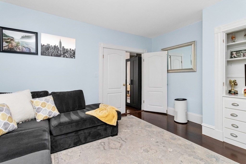 20-22 Cedar St # 3, Norwood Unit: 3