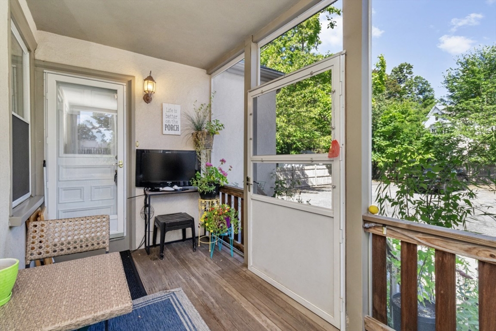 20-22 Cedar St # 3, Norwood Unit: 3