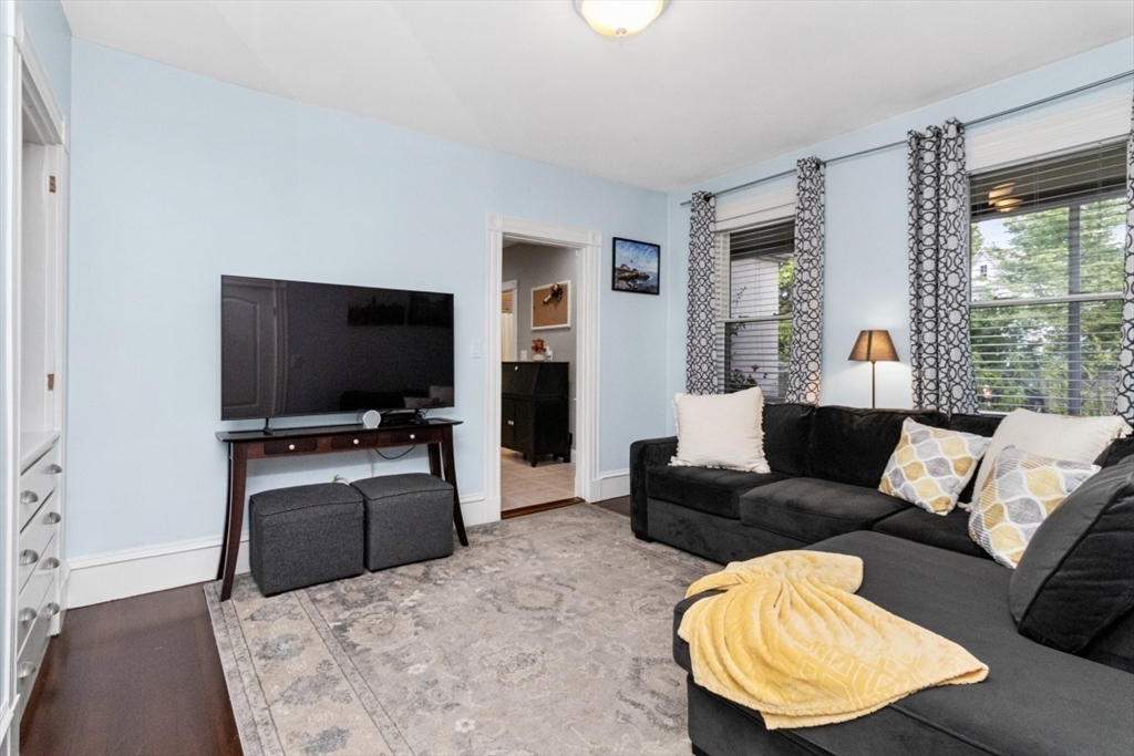 20-22 Cedar St # 3, Norwood Unit: 3