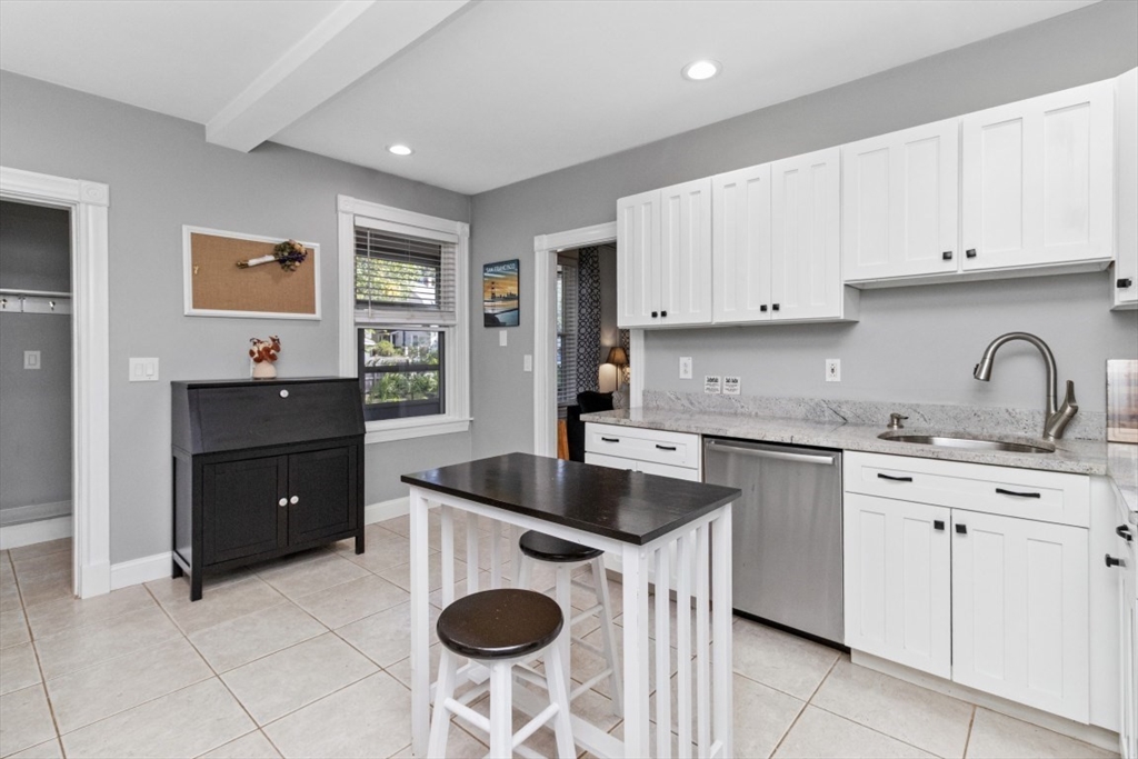 20-22 Cedar St # 3, Norwood Unit: 3