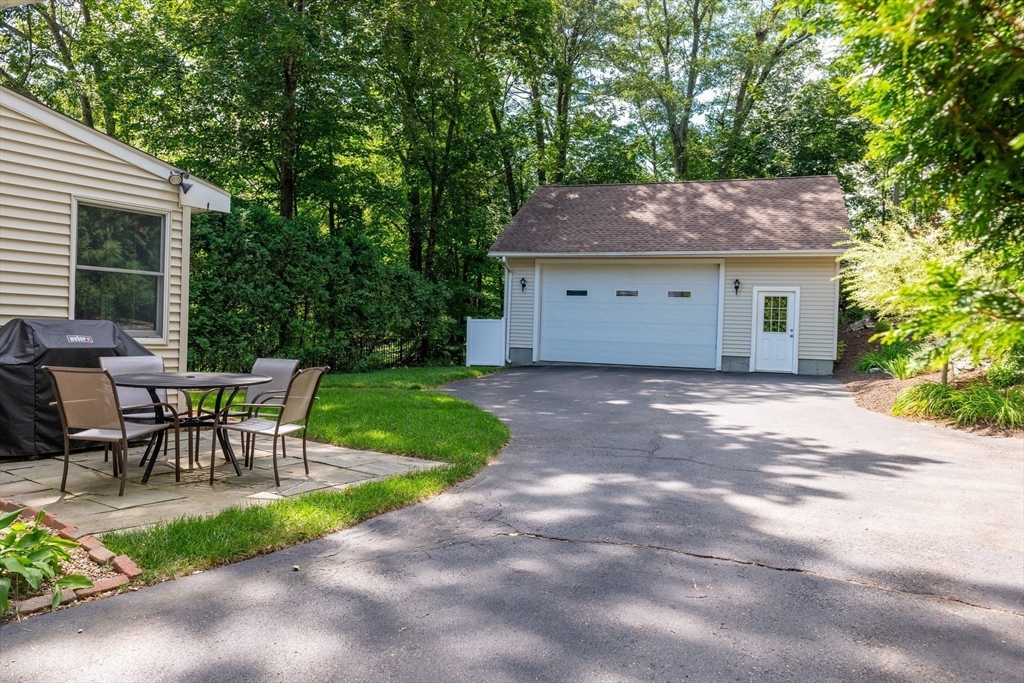 14 Pinewood Ave