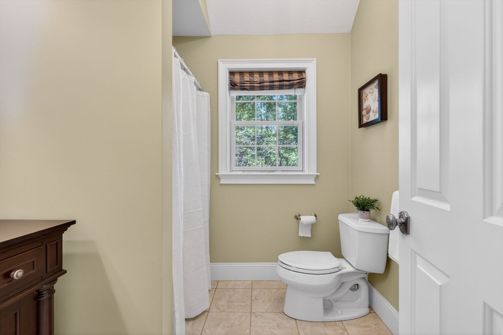 8 Fosters Pond Rd