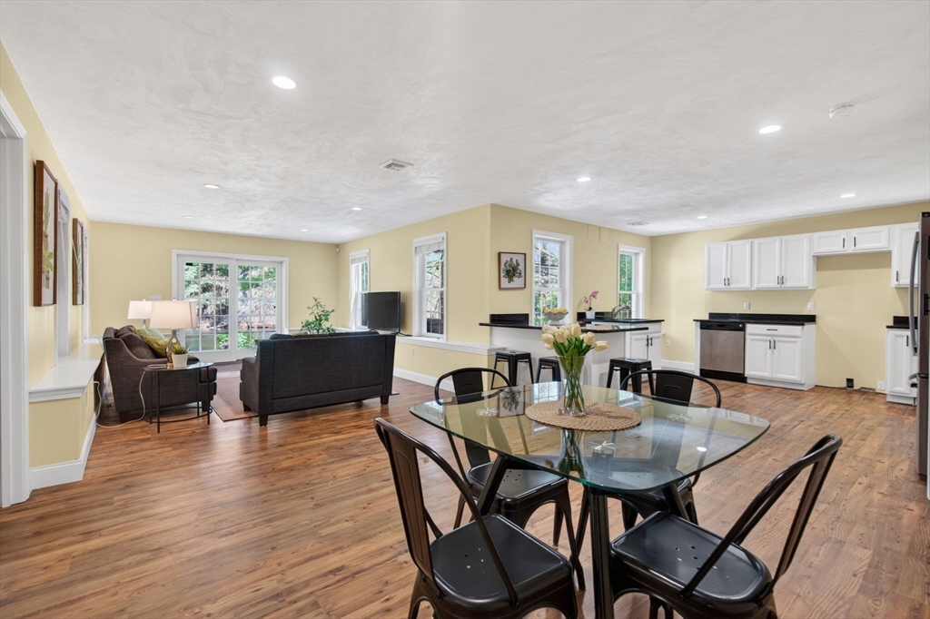 8 Fosters Pond Rd