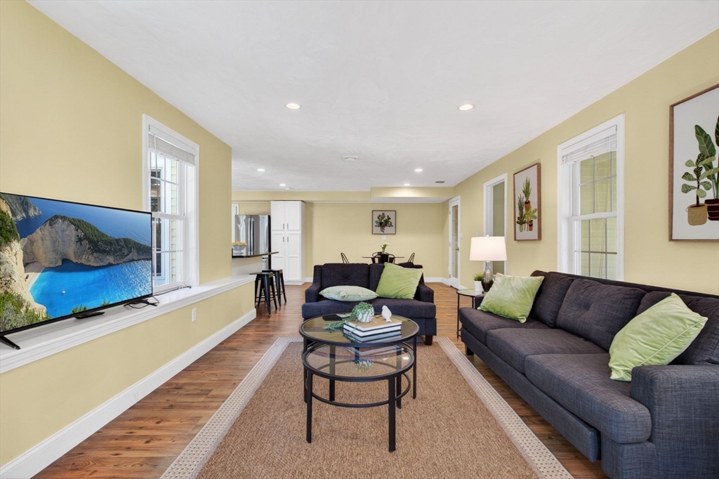 8 Fosters Pond Rd
