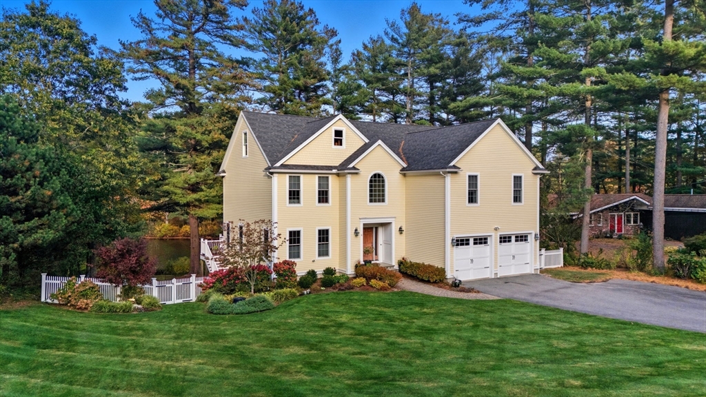 8 Fosters Pond Rd