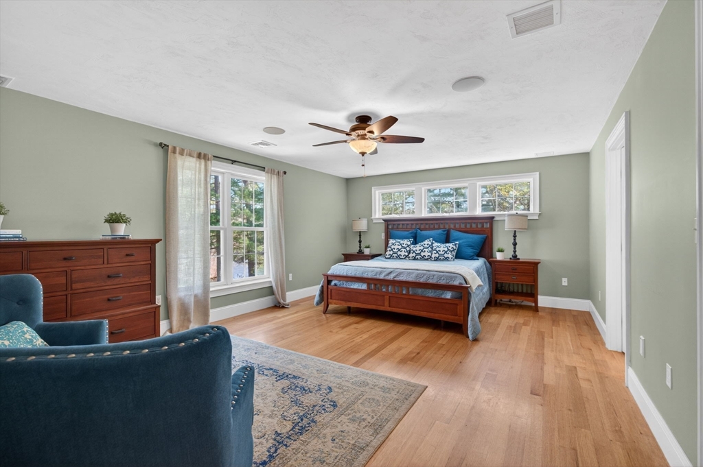8 Fosters Pond Rd