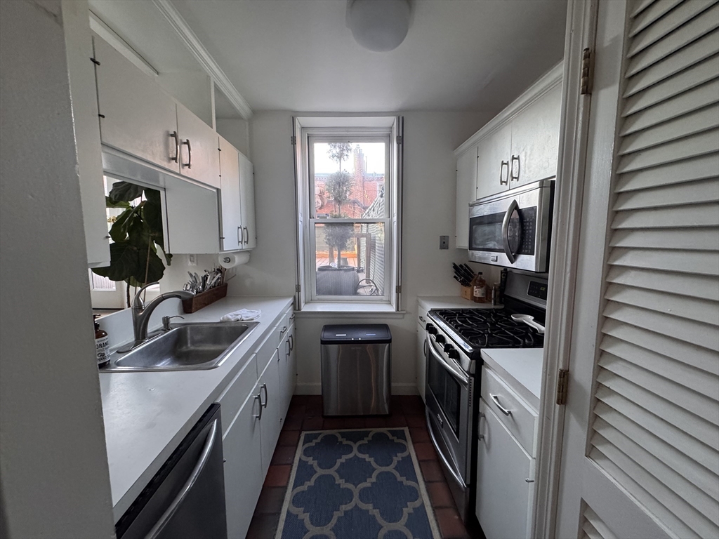 65 Pinckney Street # 3