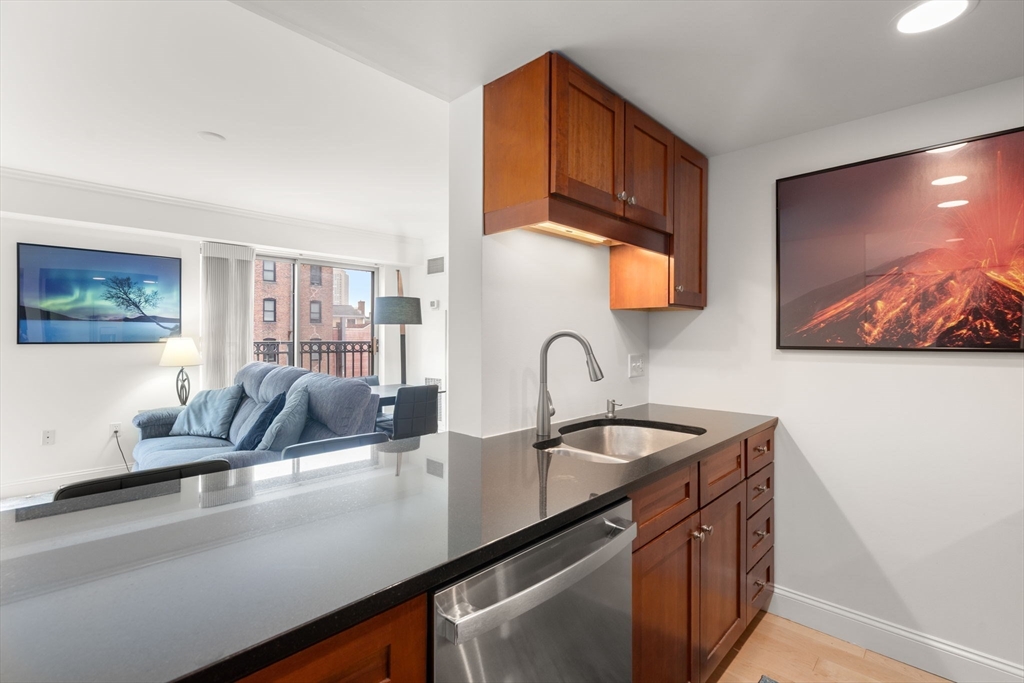 44 Prince Street # 402