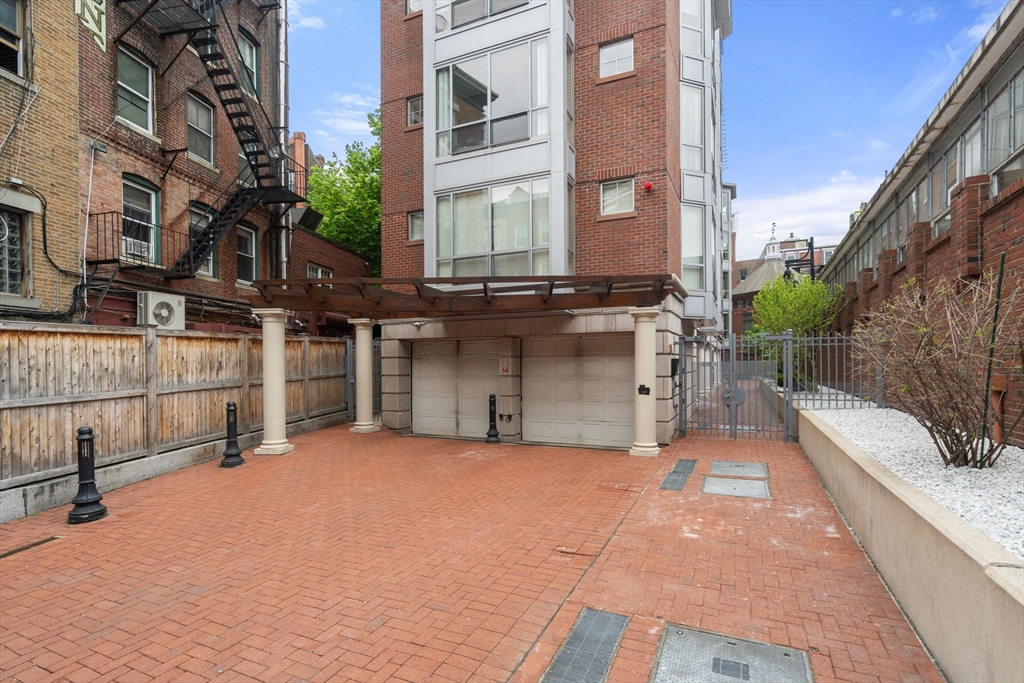 44 Prince Street # 402