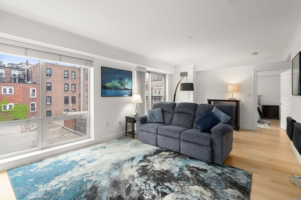 44 Prince Street # 402