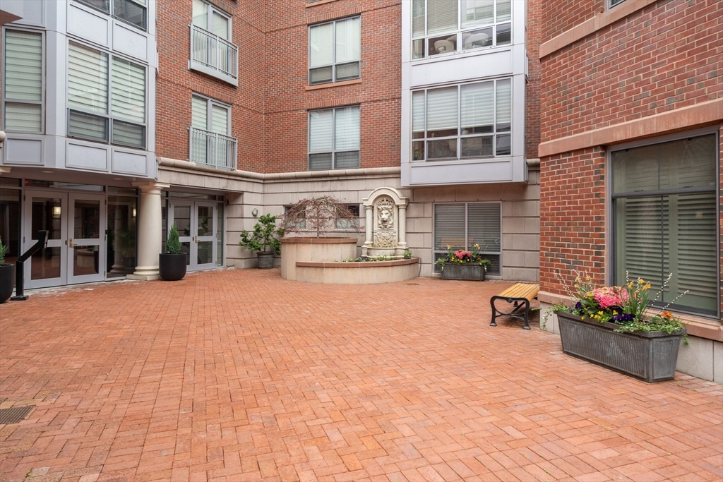 44 Prince Street # 402