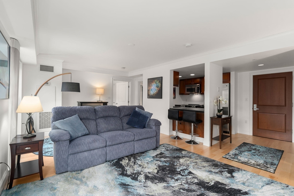 44 Prince Street # 402