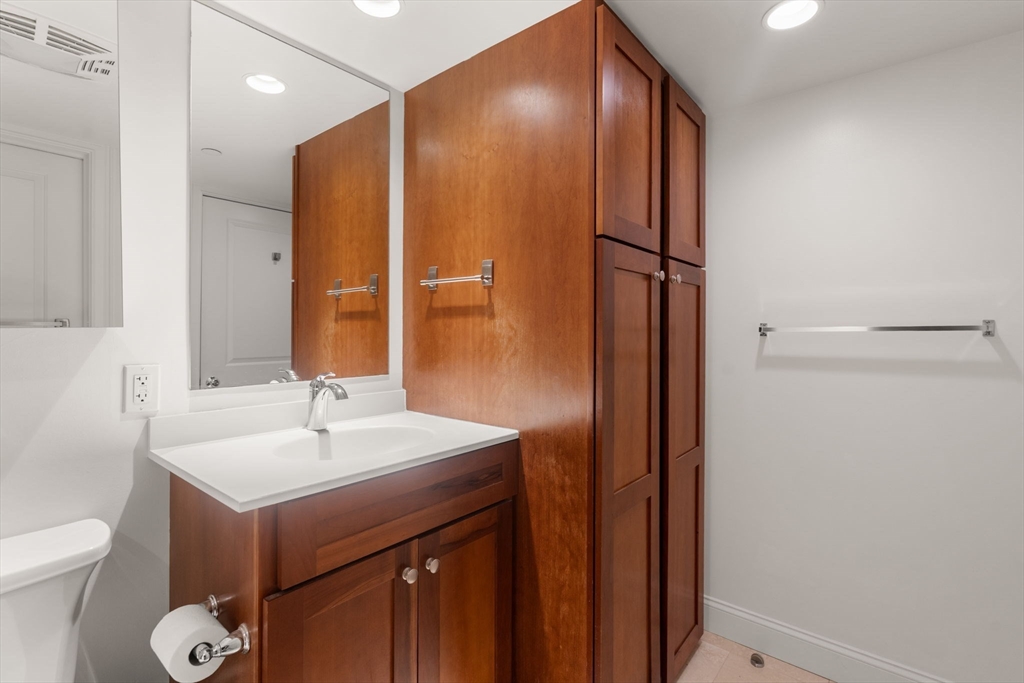 44 Prince Street # 402