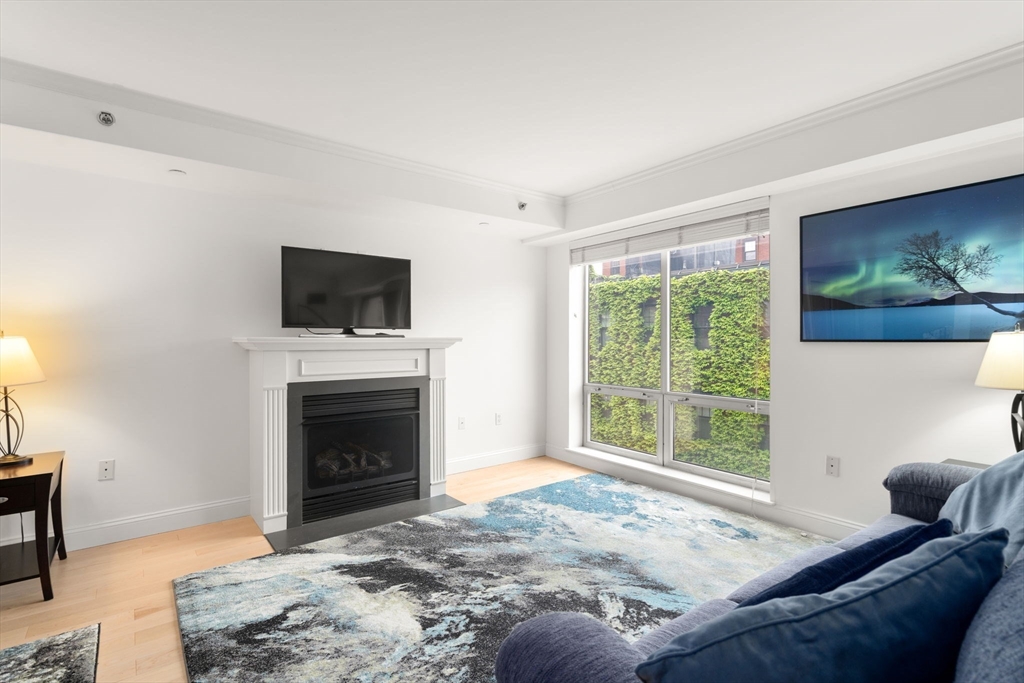 44 Prince Street # 402